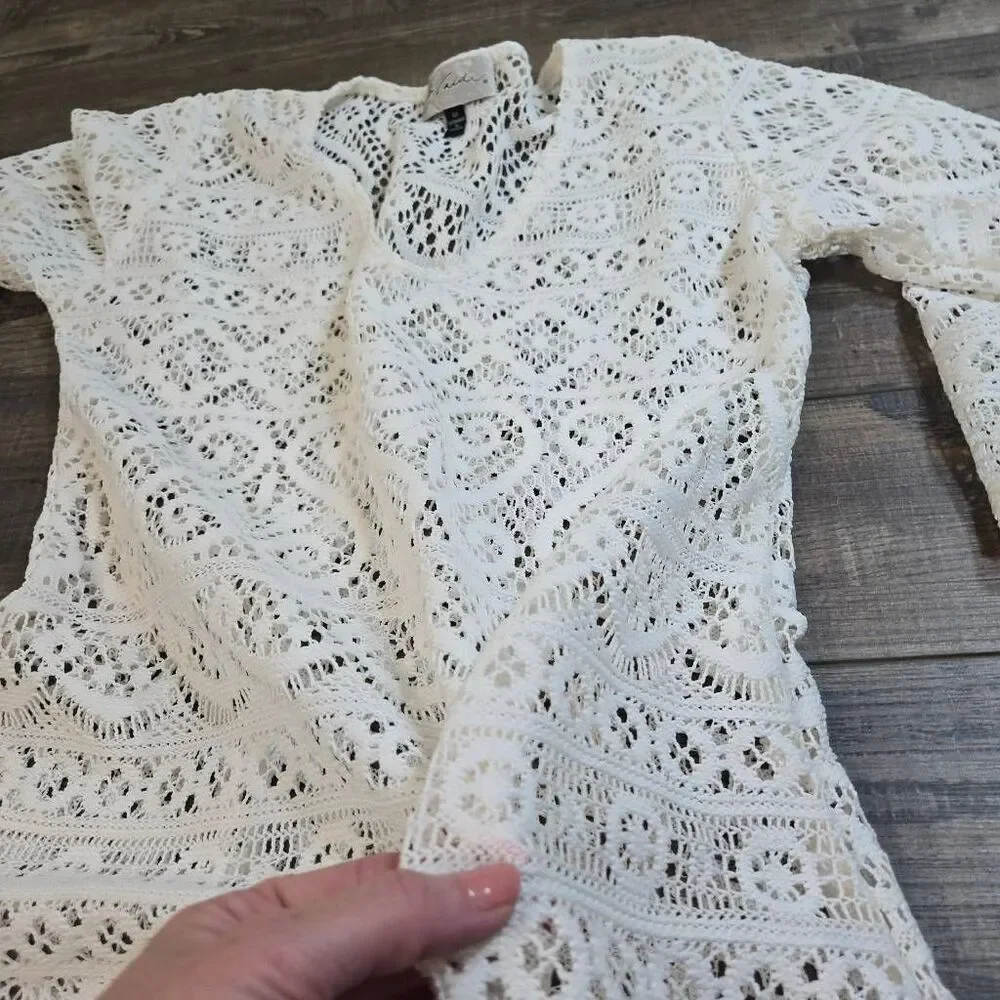 J Valdi white beach coverup lacy lightweight flattering size medium